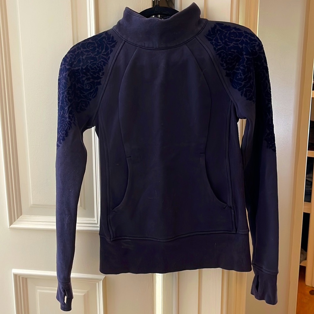 Lulu lemon pullover